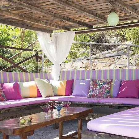 度假居 Amalia 奈德里